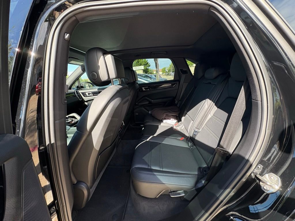 Used 2019 Porsche Cayenne image 16