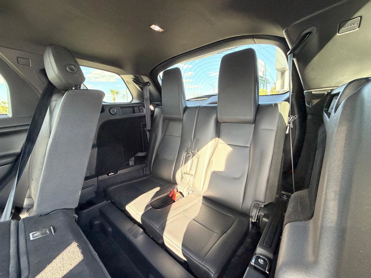 Used 2018 Land Rover Discovery Sport SE image 21