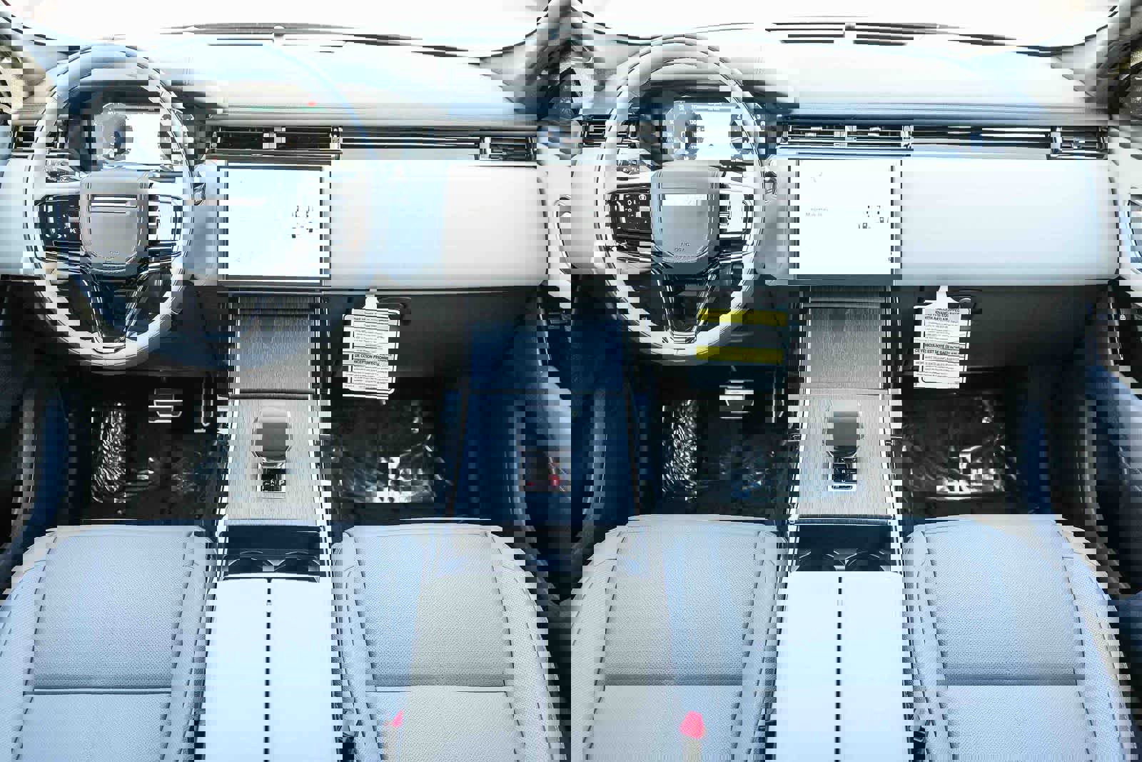 New 2026 Land Rover Range Rover Velar Dynamic SE image 10