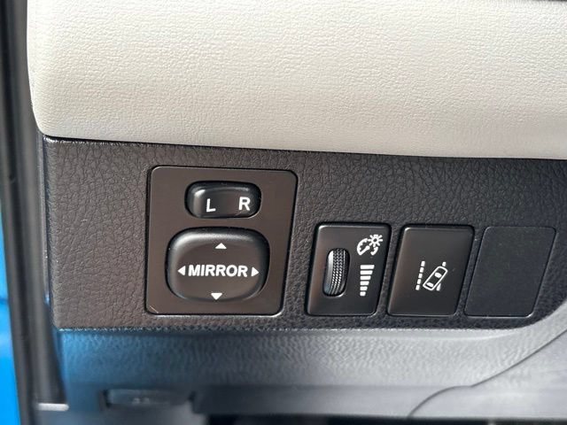 Used 2018 Toyota RAV4 XLE w/ Convenience Package AWD/4WD image 13