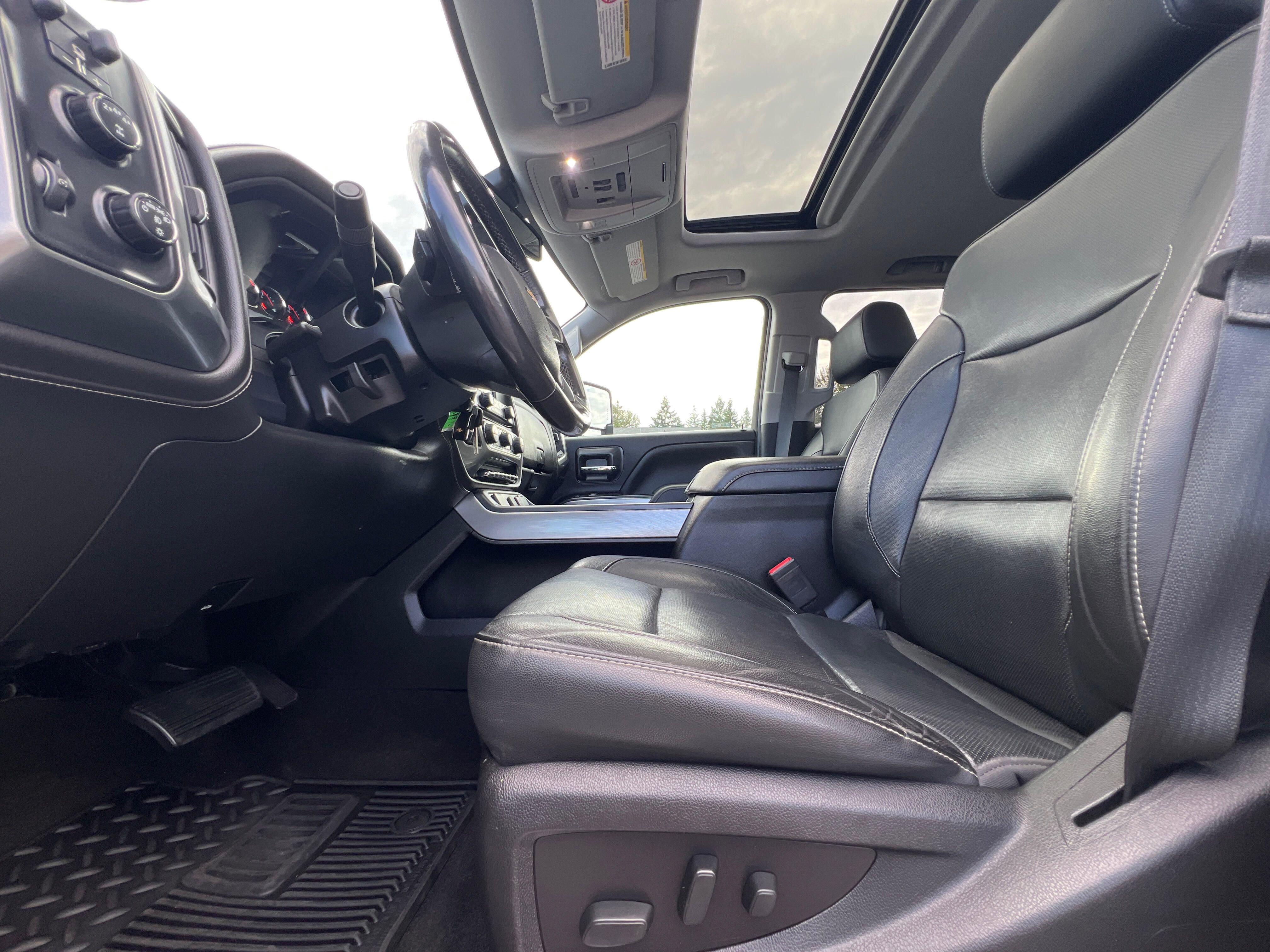 Used 2018 Chevrolet Silverado 3500 LTZ image 26