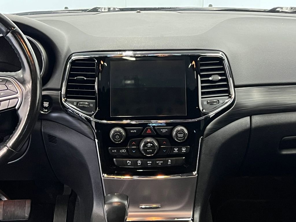 Used 2020 Jeep Grand Cherokee Laredo image 22