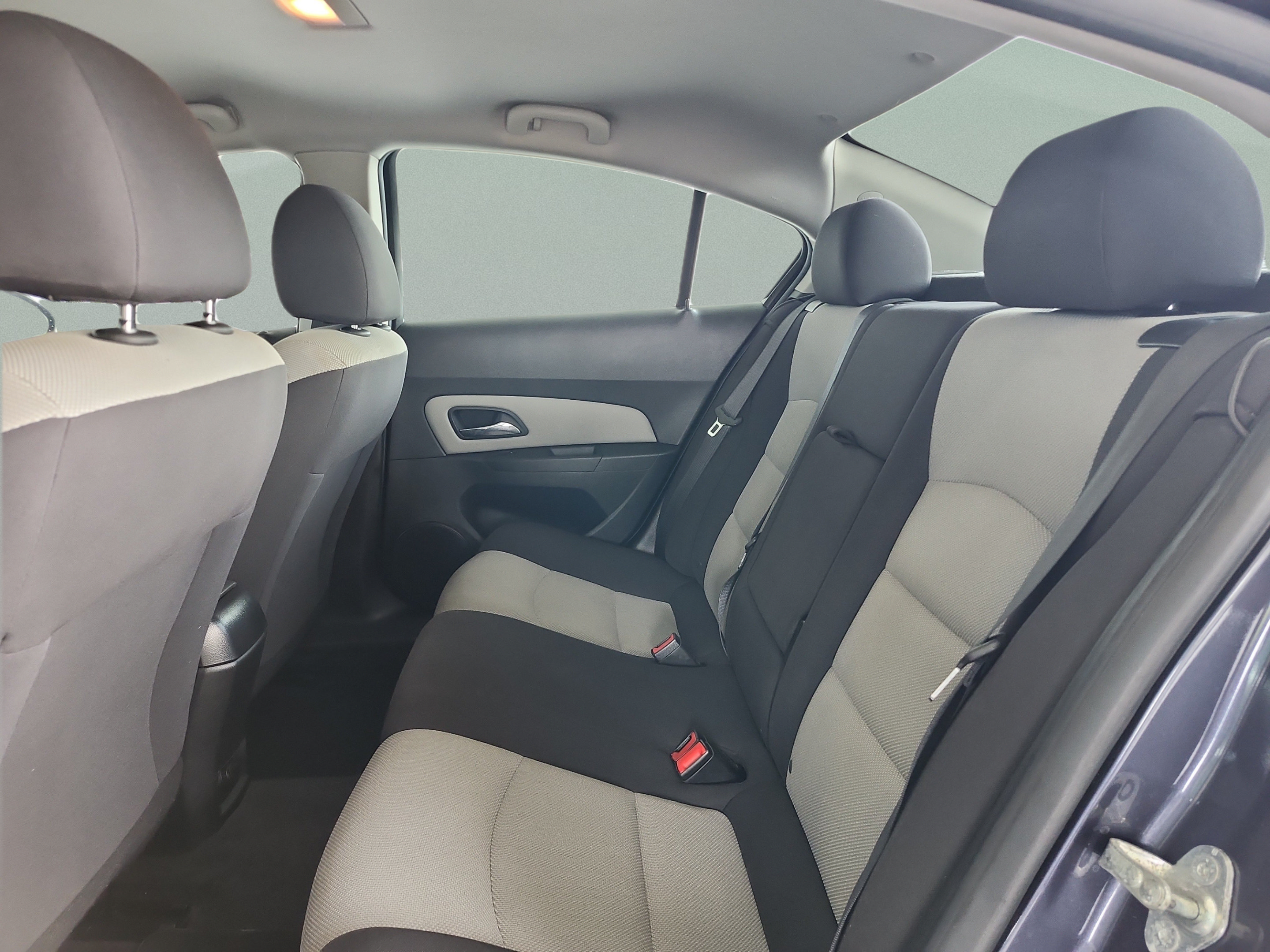 Used 2013 Chevrolet Cruze LS FWD image 19