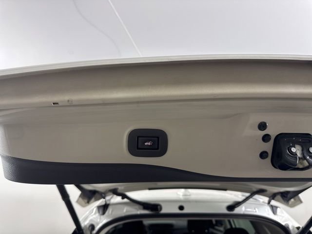 Used 2019 Nissan Rogue SV image 15