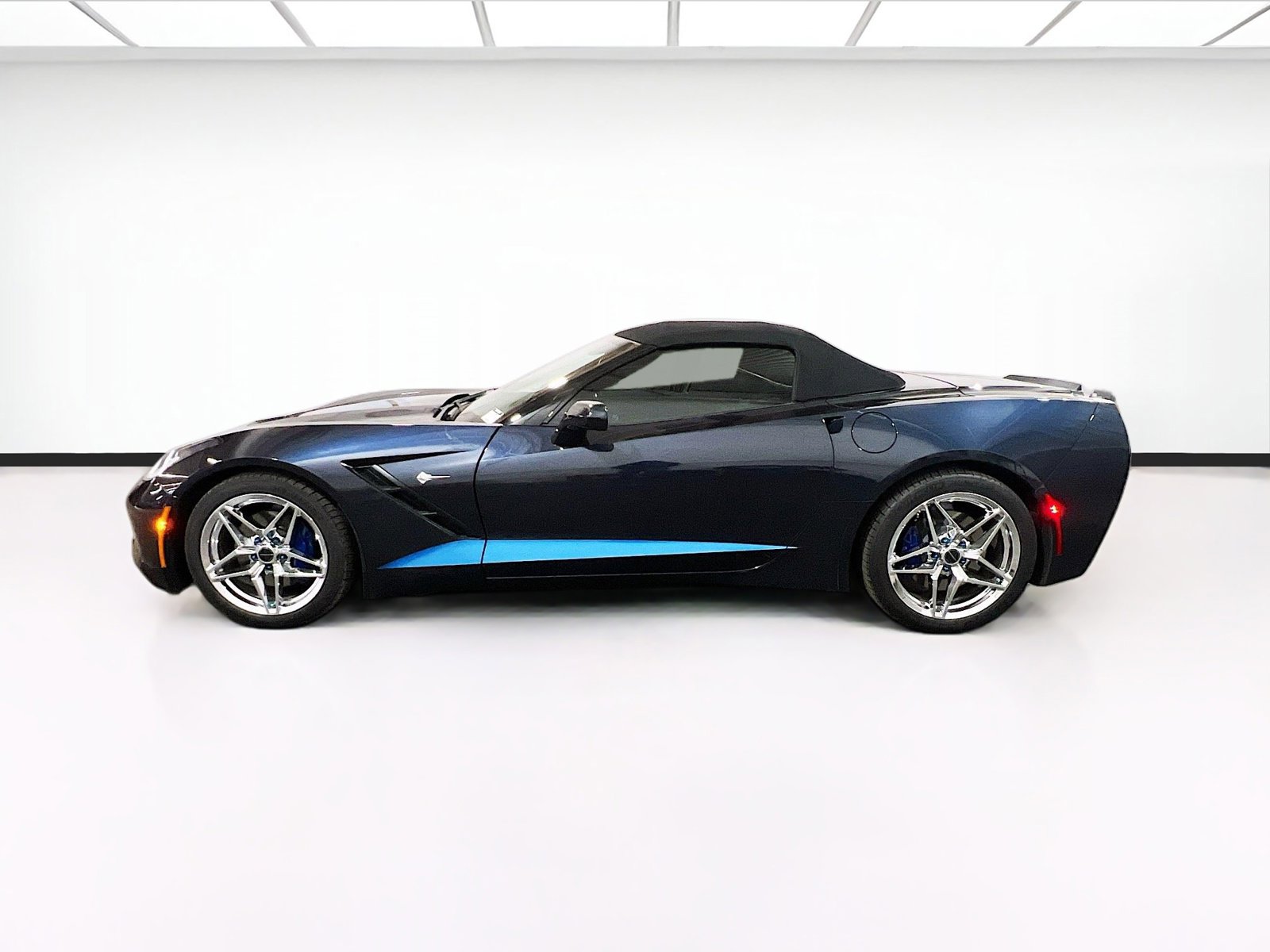 Used 2014 Chevrolet Corvette Stingray Convertible w/ 3LT Preferred Equipment Group image 21