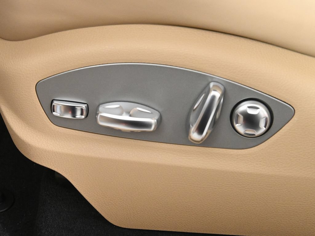 New 2026 Porsche Macan AWD/4WD image 31
