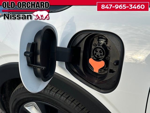 Used 2023 Chevrolet Bolt EUV LT w/ Convenience Package FWD image 8