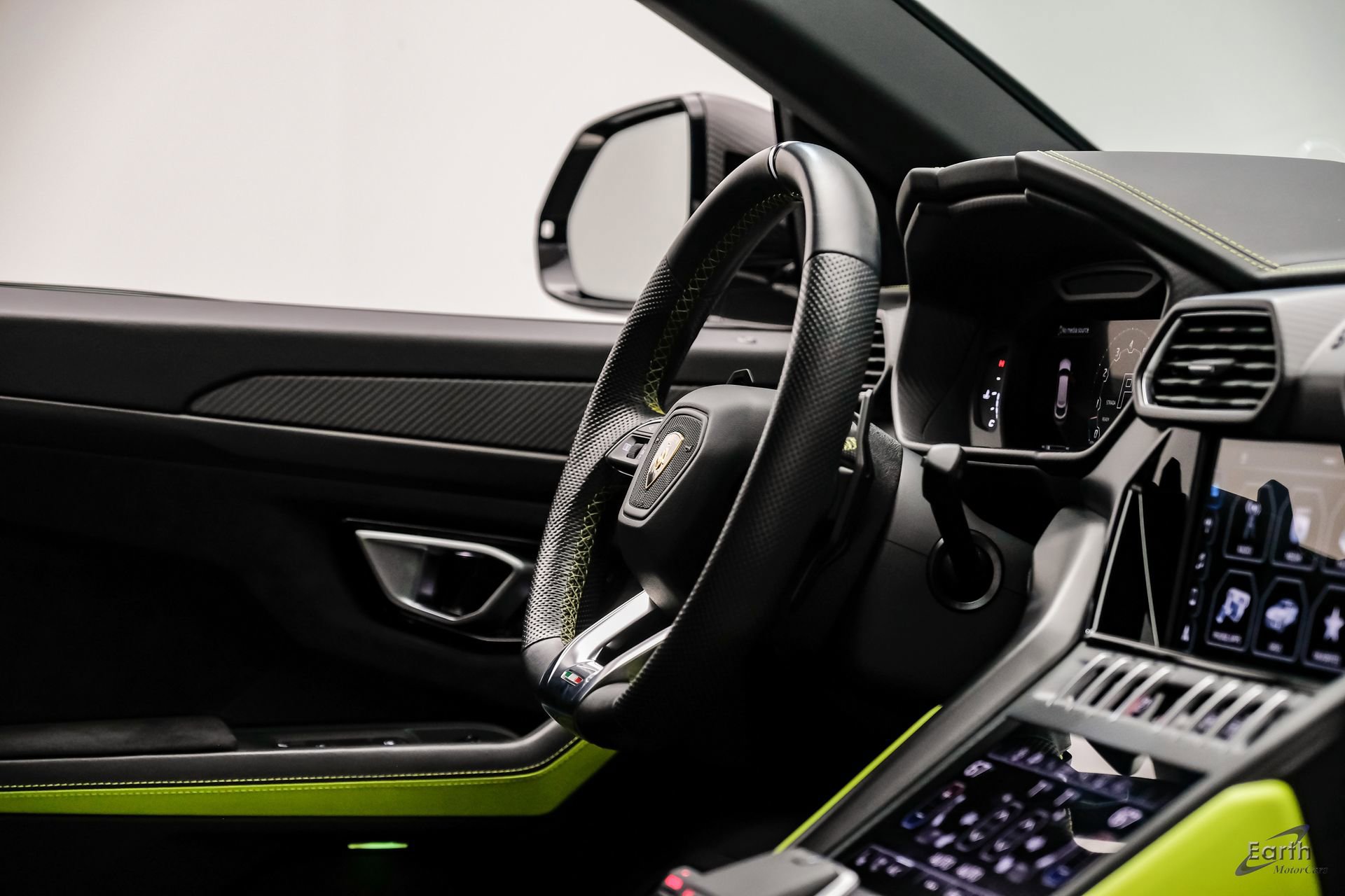 Used 2022 Lamborghini Urus AWD/4WD image 64