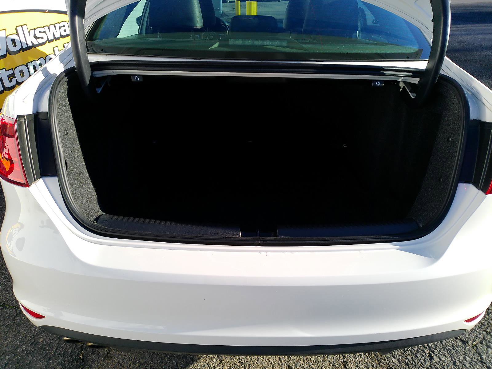 Used 2013 Volkswagen Jetta GLI image 34