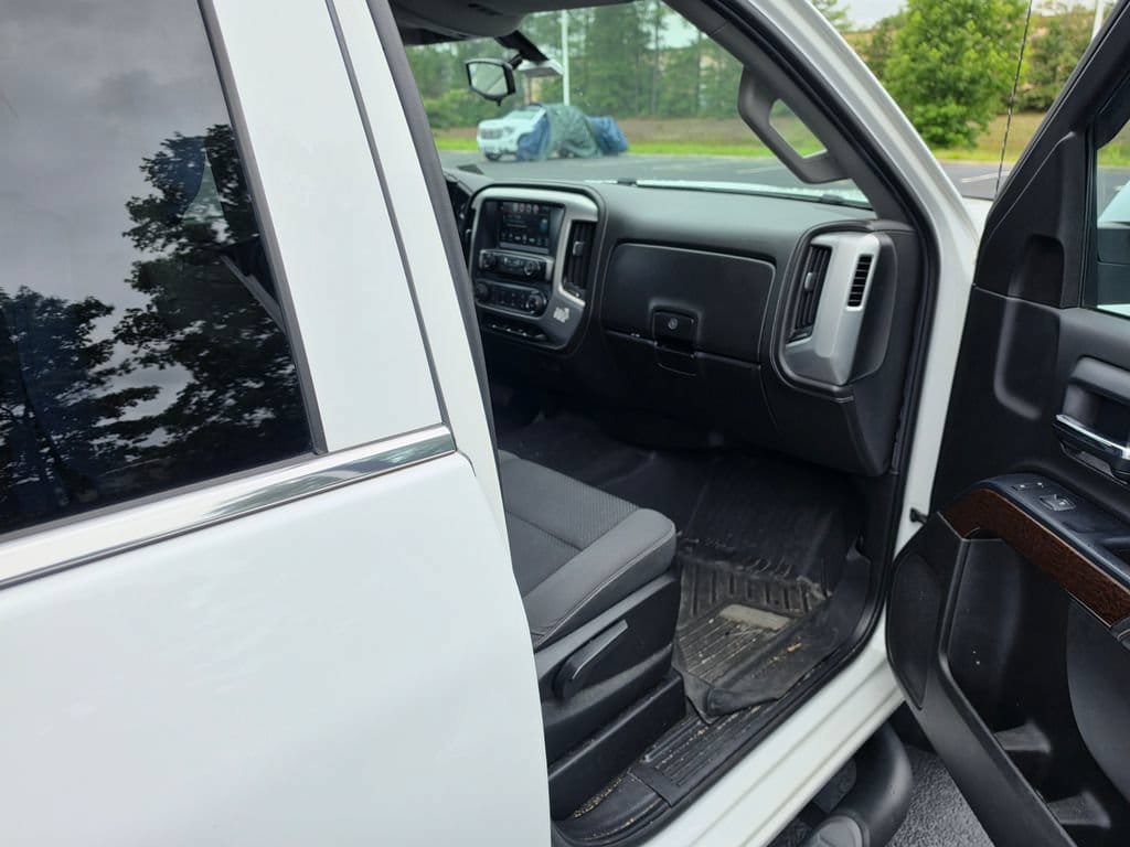 Used 2018 GMC Sierra 1500 SLE w/ Black Pack AWD/4WD image 12