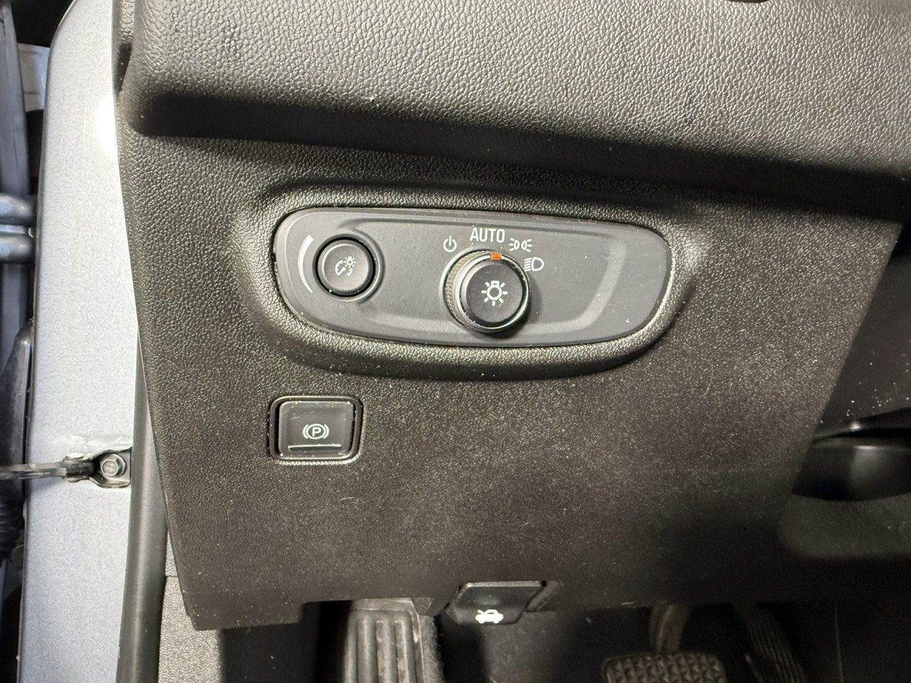 Used 2019 GMC Terrain SLE w/ Driver Convenience Package AWD/4WD image 23