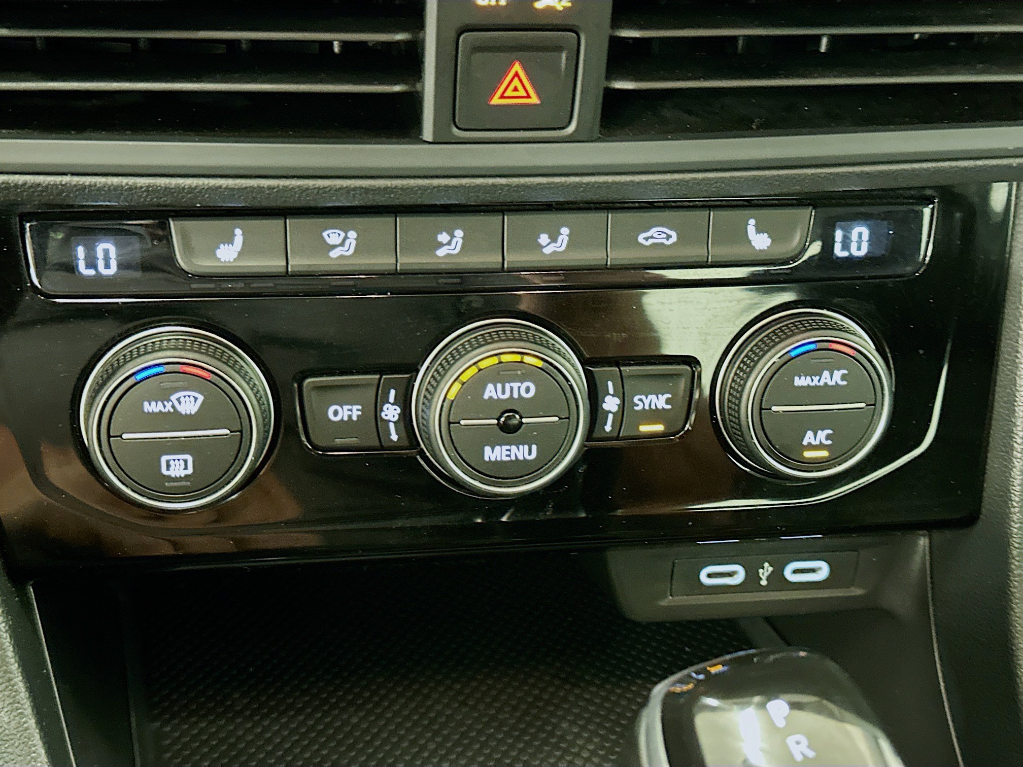 Used 2024 Volkswagen Jetta SE FWD image 24
