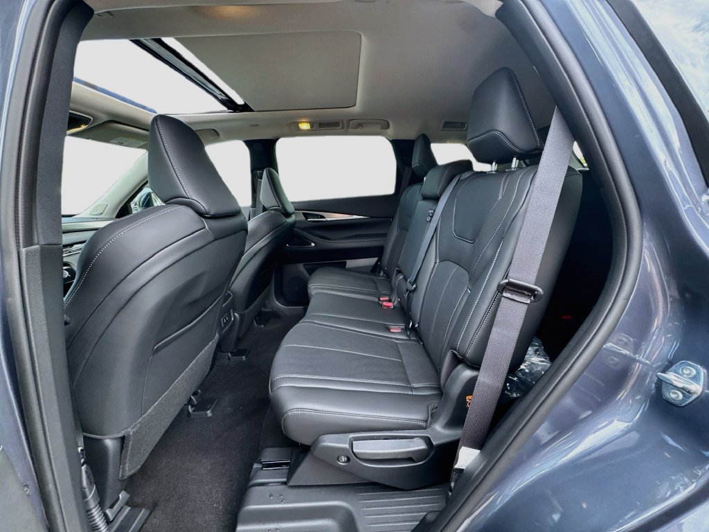 Used 2027 INFINITI QX60 Luxe w/ Cargo Package FWD image 26