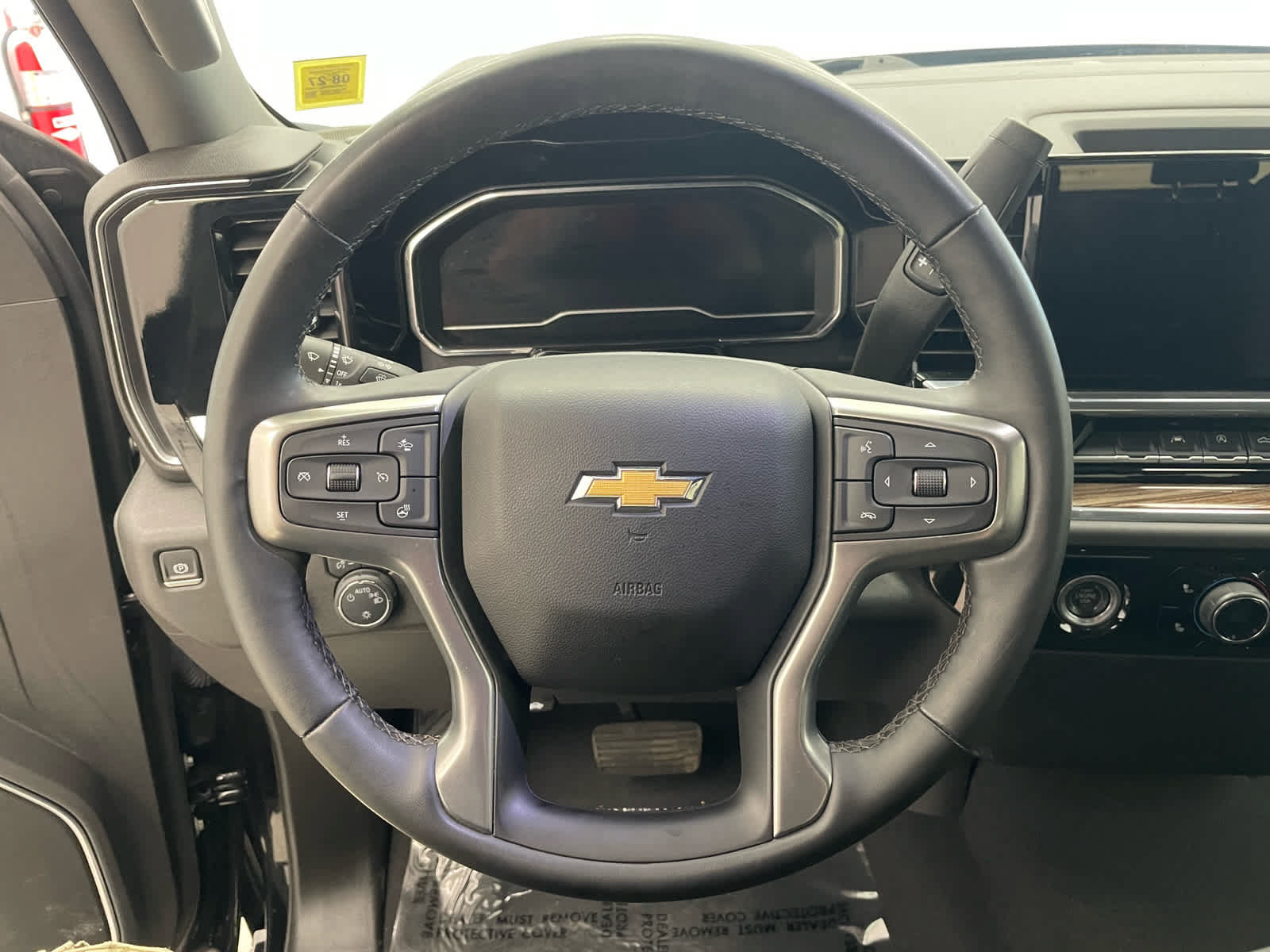 Certified 2024 Chevrolet Silverado 1500 LT AWD/4WD image 12
