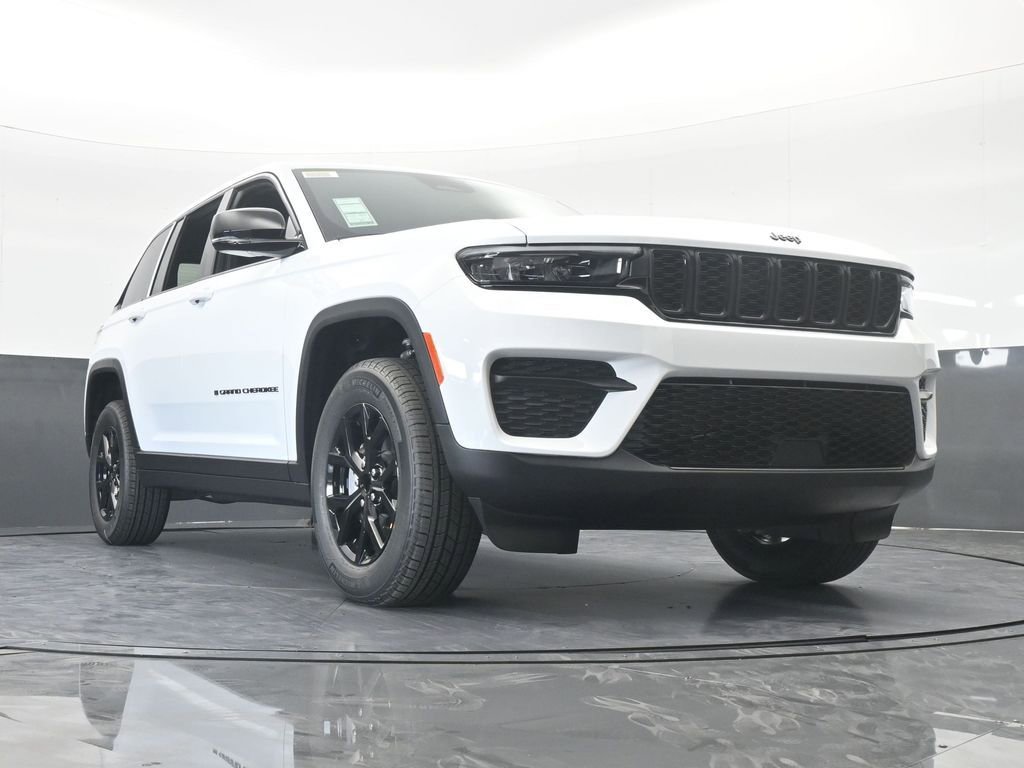 New 2025 Jeep Grand Cherokee Altitude image 58