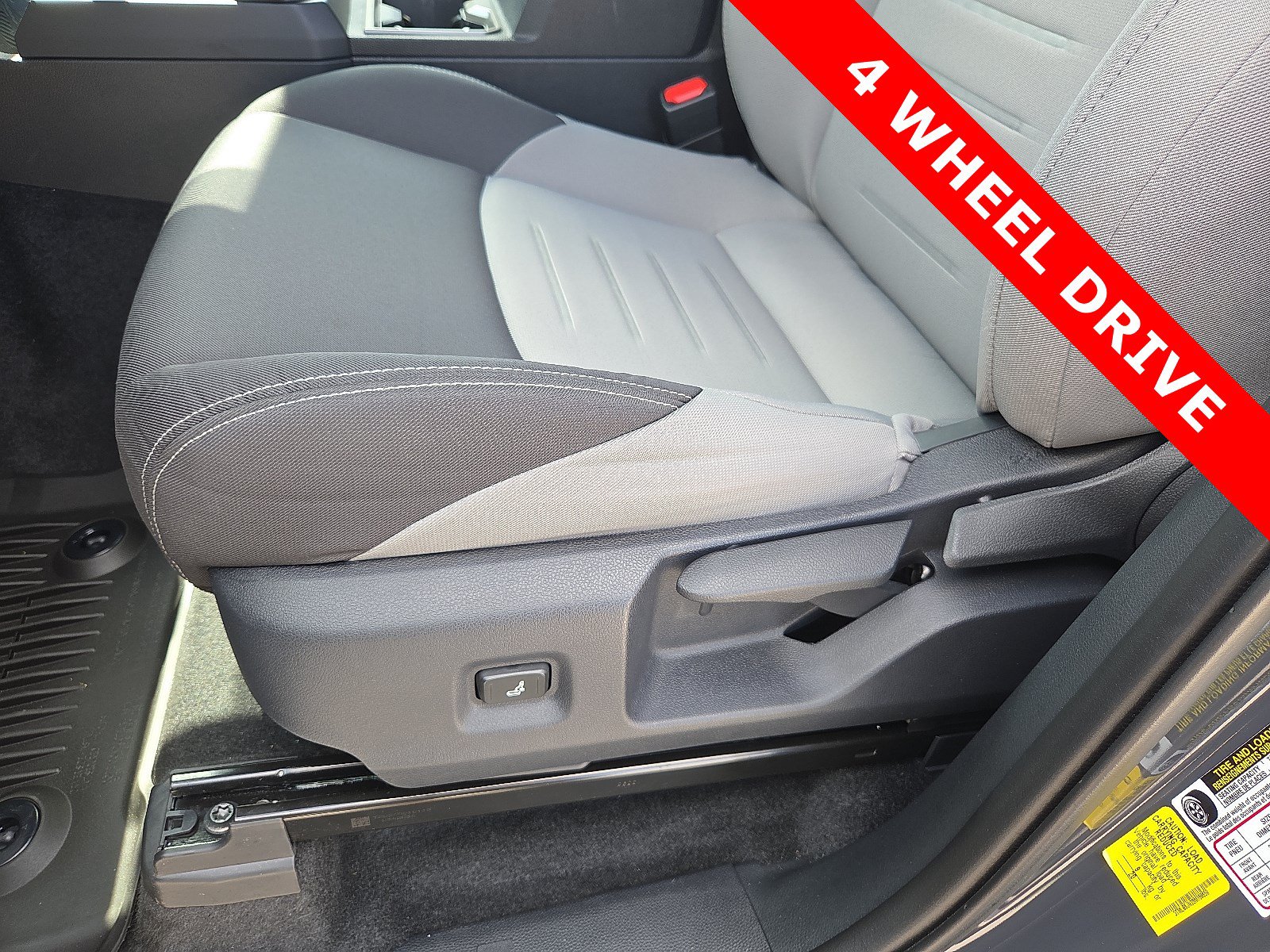 Used 2025 Toyota Tacoma TRD Sport AWD/4WD image 14