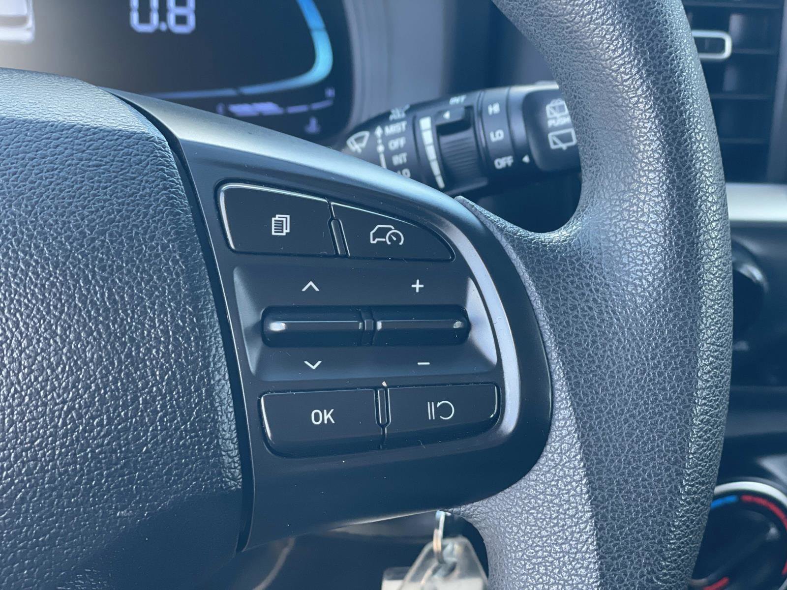 Certified 2023 Hyundai Venue SE image 9