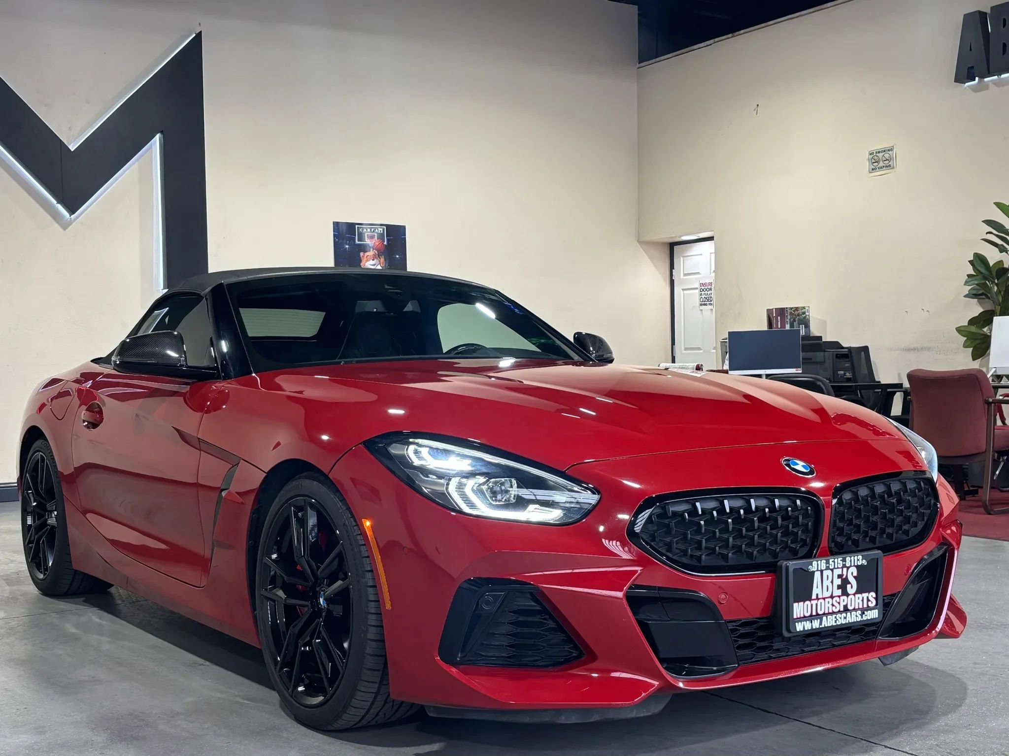 Used 2021 BMW Z4 M40i w/ Premium Package image 2
