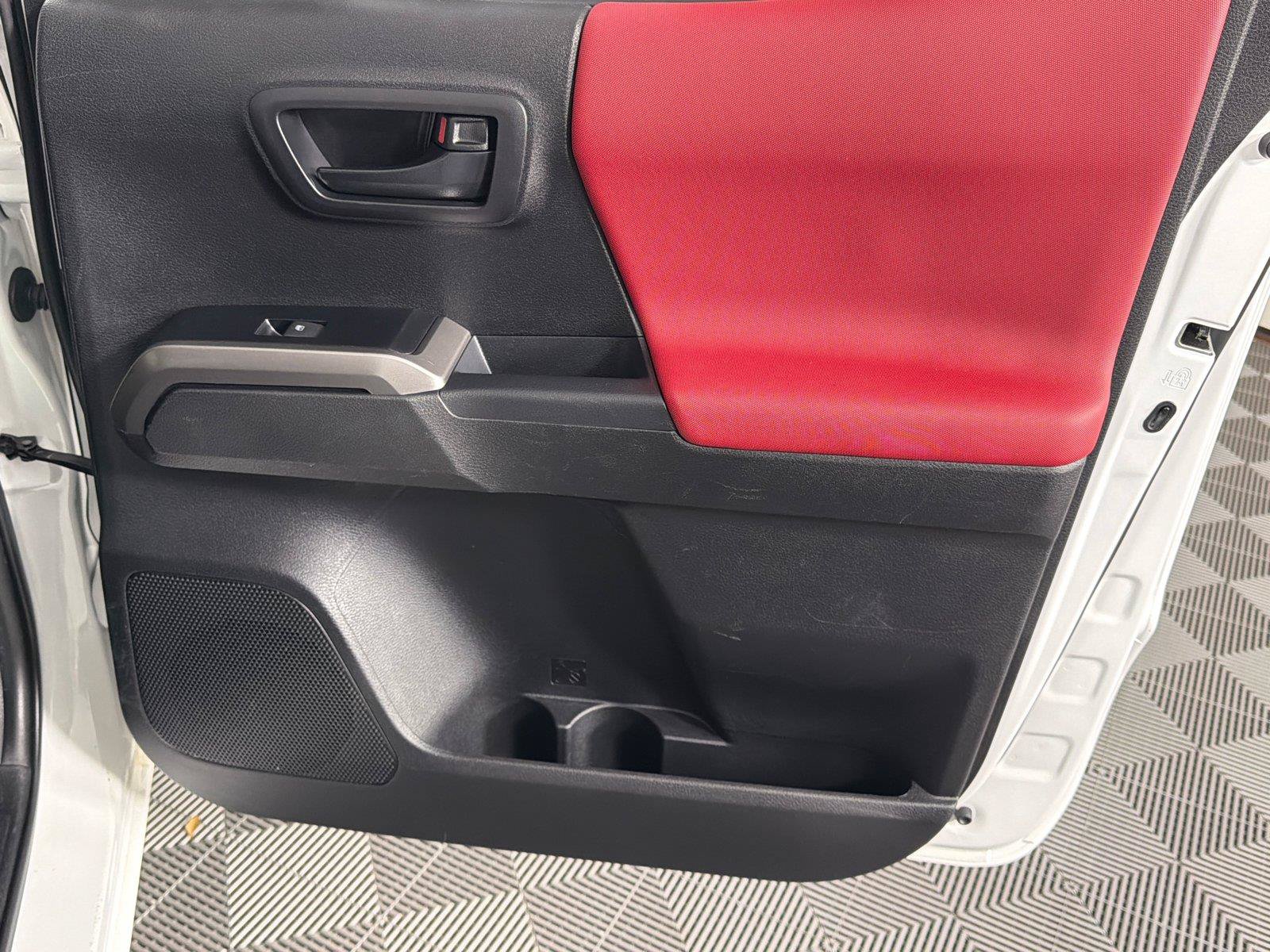 Used 2023 Toyota Tacoma SR5 RWD image 16