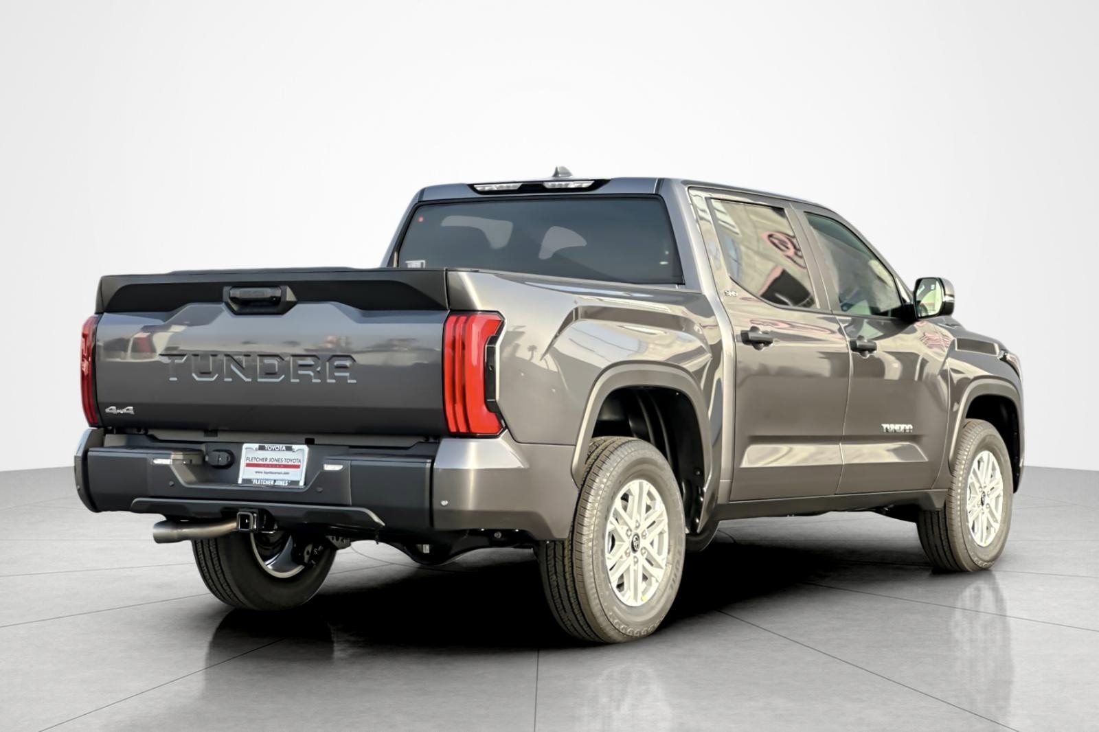 New 2025 Toyota Tundra SR5 w/ SR5 Convenience Package AWD/4WD image 5