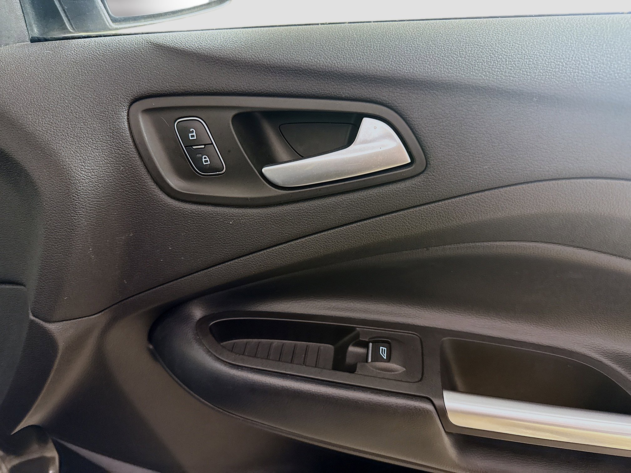 Used 2019 Ford Escape SEL image 31