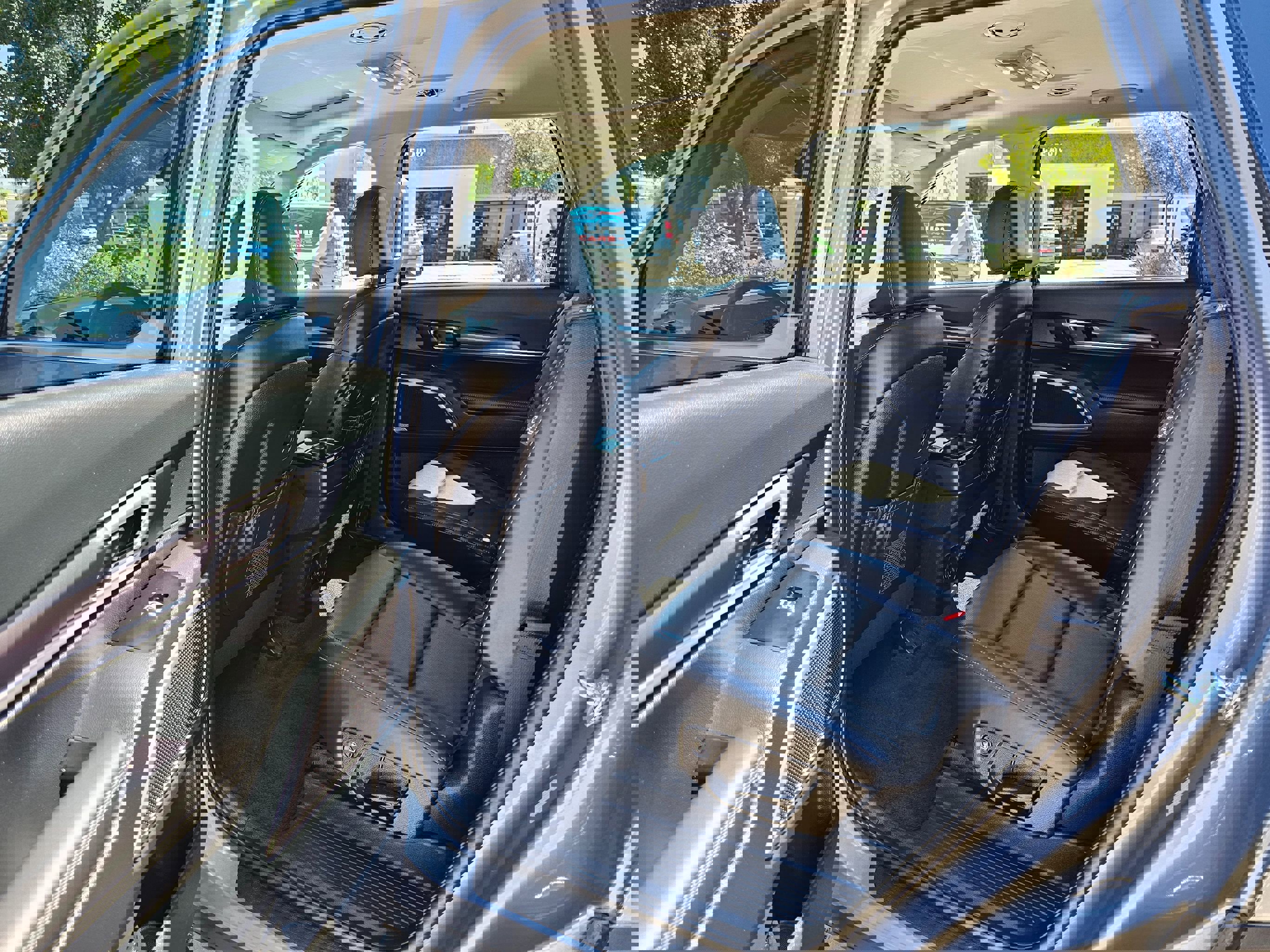 Used 2025 Kia Telluride S image 18