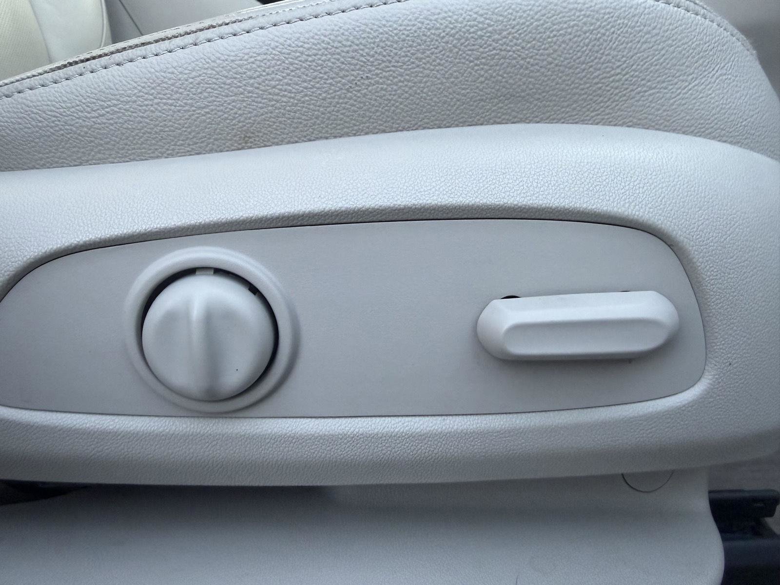 Used 2018 GMC Terrain Denali w/ Advanced Safety Package image 38