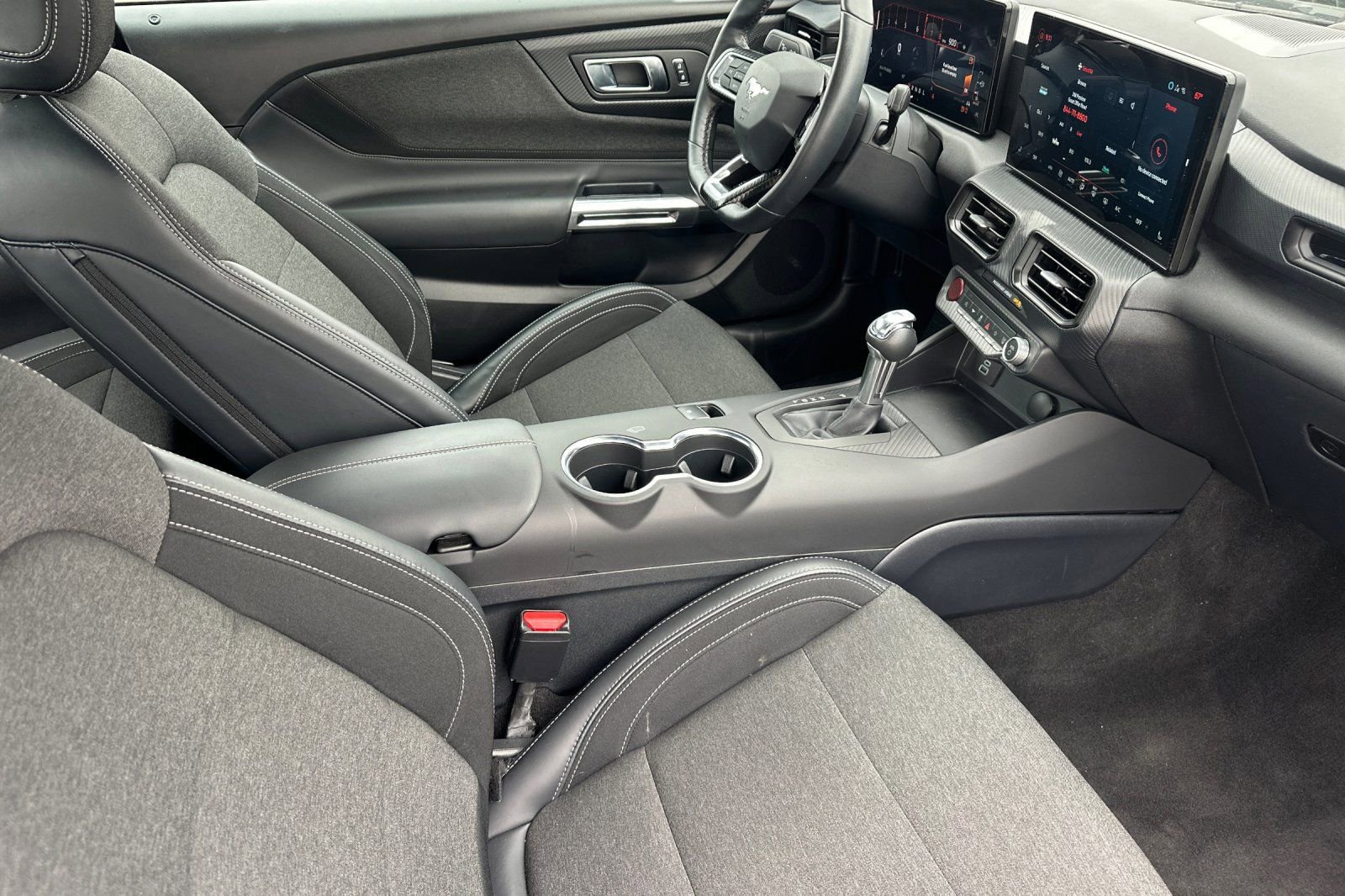 Used 2025 Ford Mustang Coupe RWD image 15