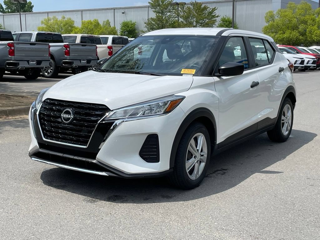Used 2023 Nissan Kicks S FWD image 4