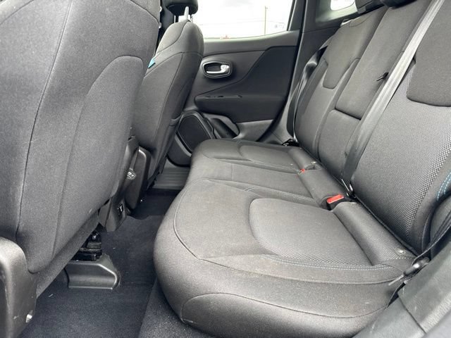 Used 2021 Jeep Renegade Latitude AWD/4WD image 19
