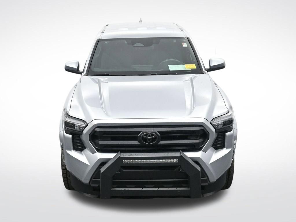 Used 2025 Toyota Tacoma SR5 AWD/4WD image 21