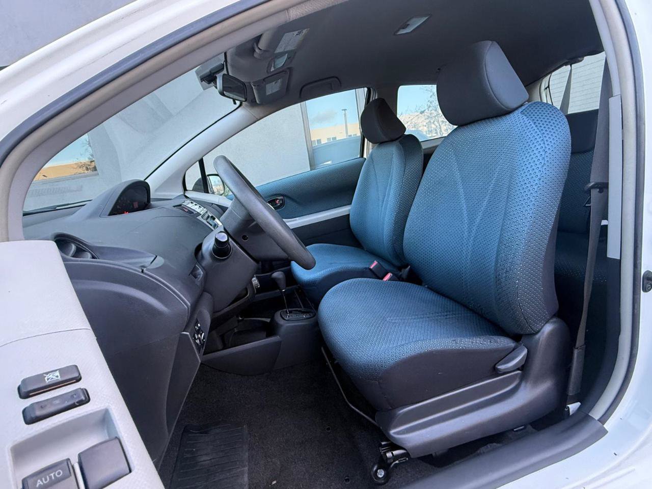 Used 2008 Toyota Yaris S FWD image 18