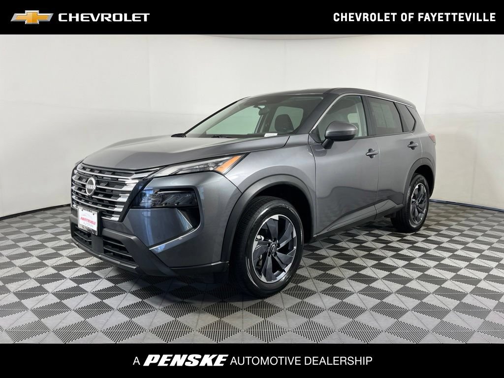 Used 2025 Nissan Rogue SV FWD image 1