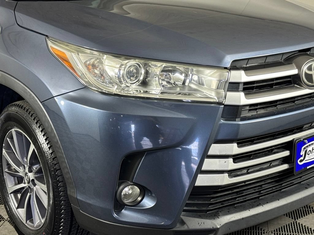Used 2019 Toyota Highlander XLE AWD/4WD image 5