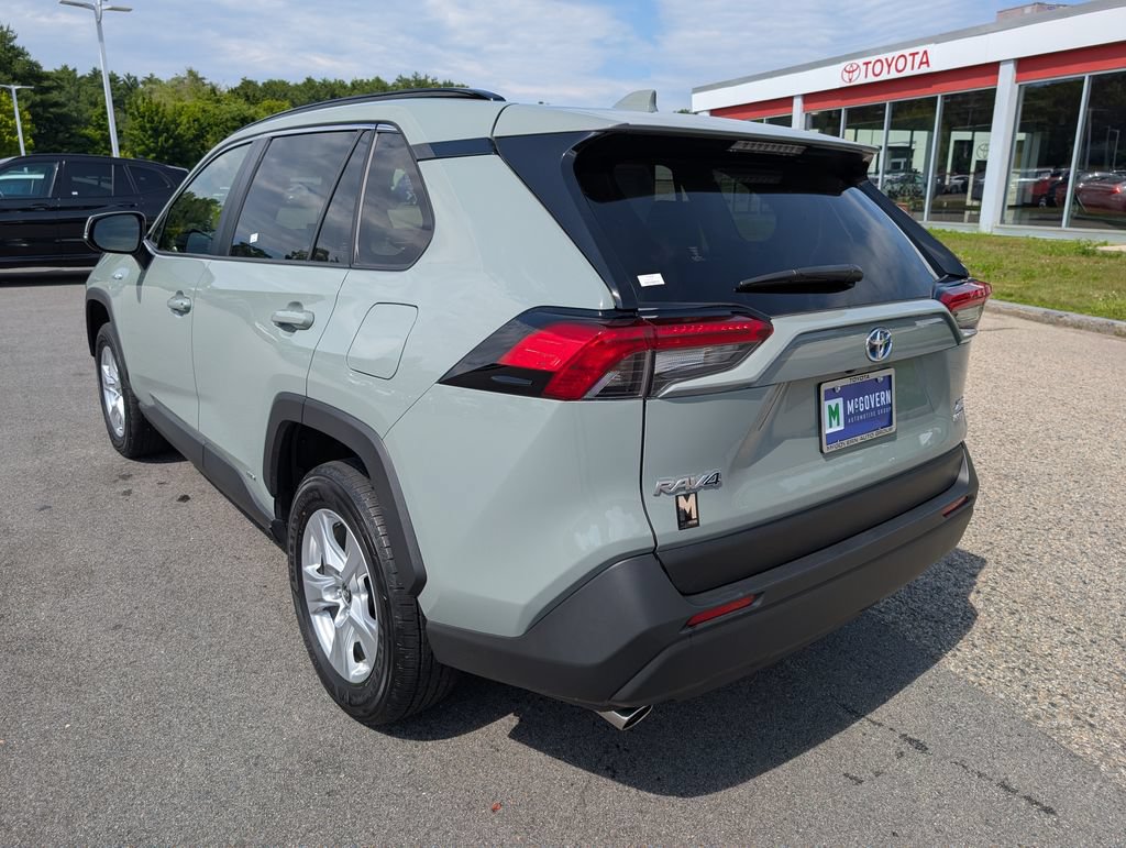 Used 2021 Toyota RAV4 XLE w/ Convenience Package AWD/4WD image 3