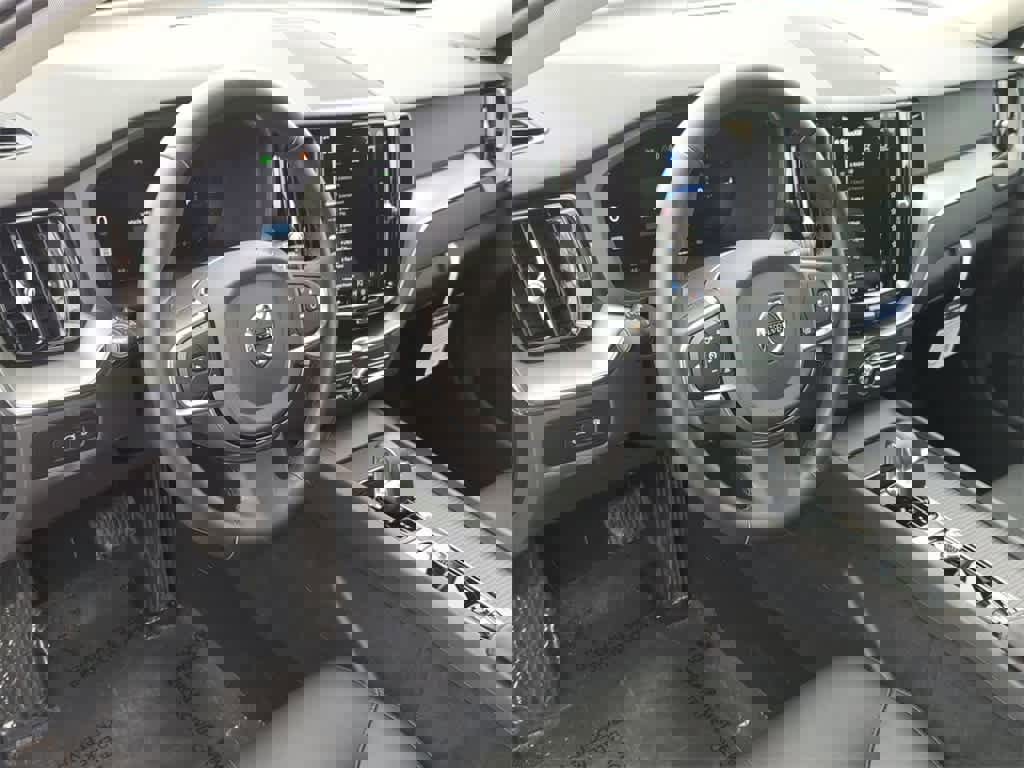 Certified 2025 Volvo XC60 T8 Core w/ Protection Package Premier image 2