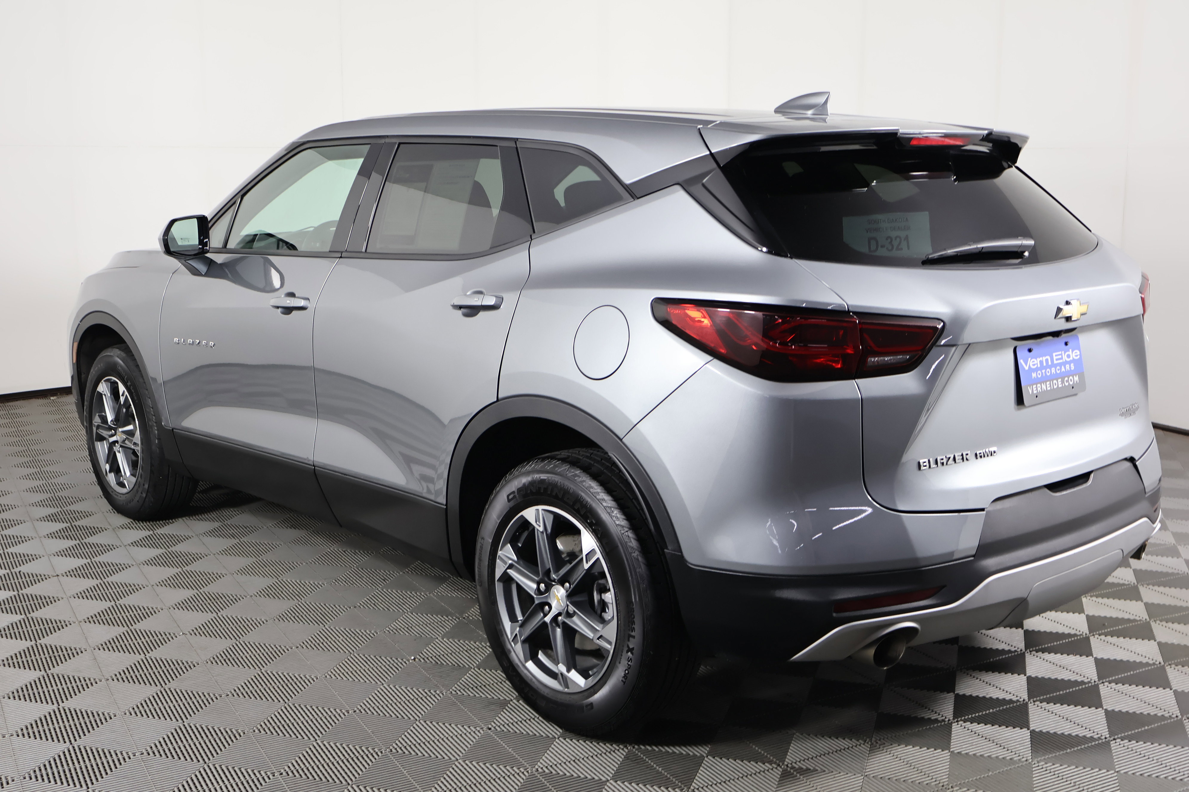 Used 2025 Chevrolet Blazer LT AWD/4WD image 8