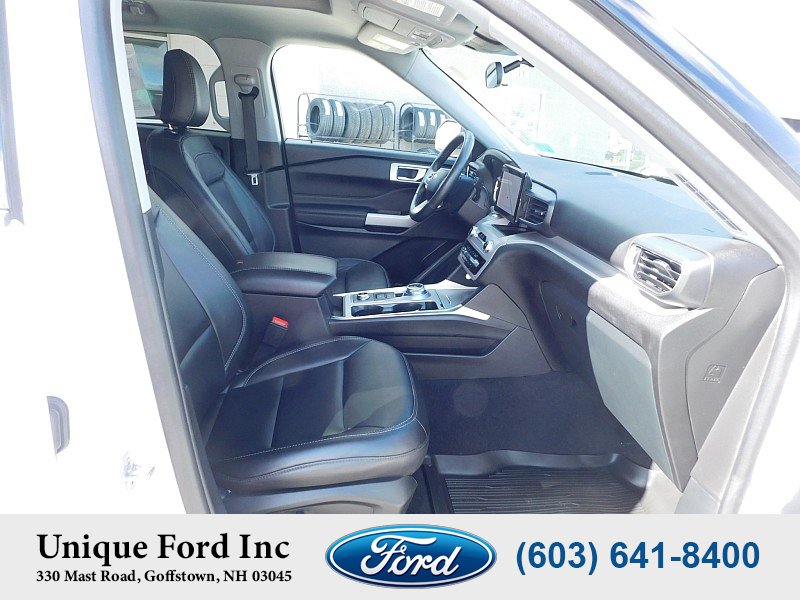Used 2023 Ford Explorer XLT w/ Equipment Group 202A AWD/4WD image 33