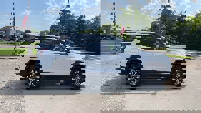 New 2026 Chevrolet Equinox LT w/ Convenience Package II image 9