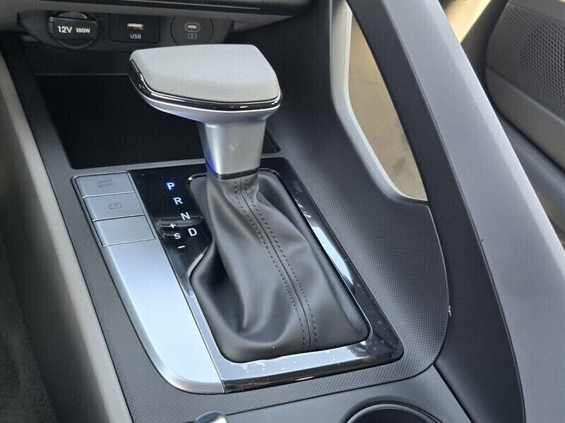 New 2026 Hyundai Elantra SE FWD image 11