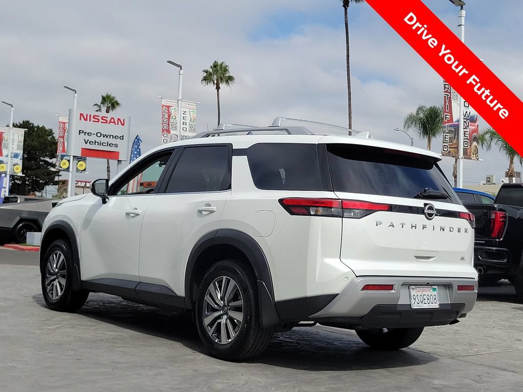 Certified 2025 Nissan Pathfinder SL FWD image 2