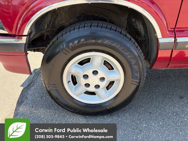 Used 1997 Chevrolet Blazer LS w/ Preferred Equipment Group AWD/4WD image 9