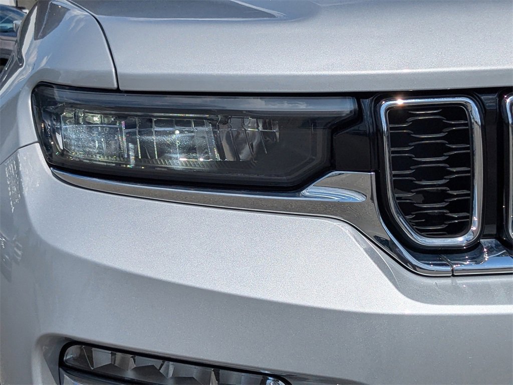 Used 2024 Jeep Grand Cherokee Limited image 10