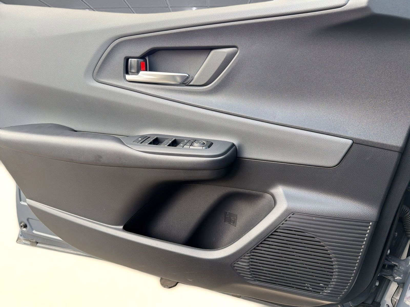 Used 2025 Toyota Prius XLE image 21