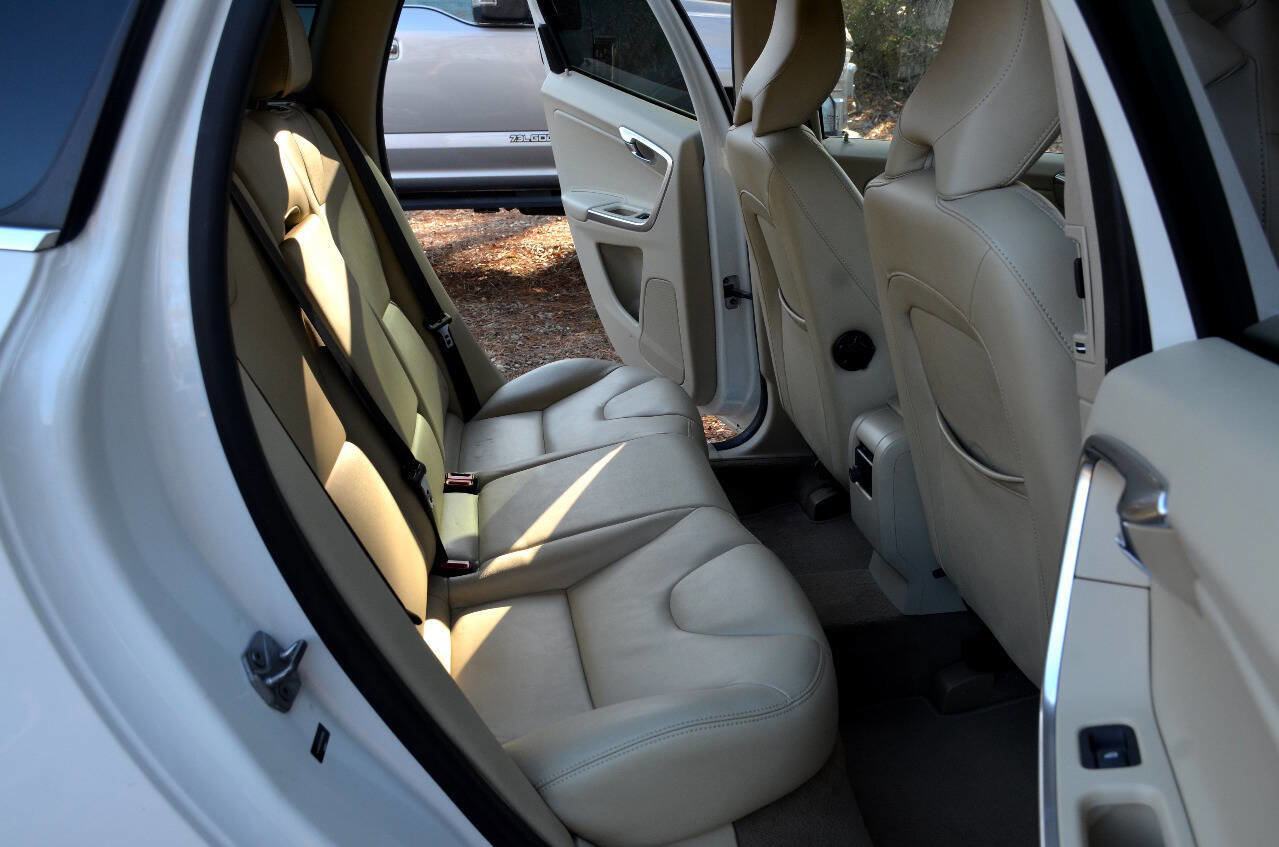 Used 2015 Volvo XC60 3.2 Premier Plus image 9