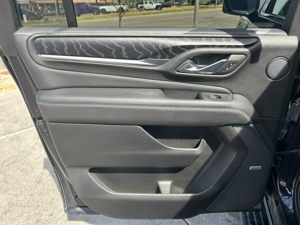 Used 2023 GMC Yukon XL Denali AWD/4WD image 27