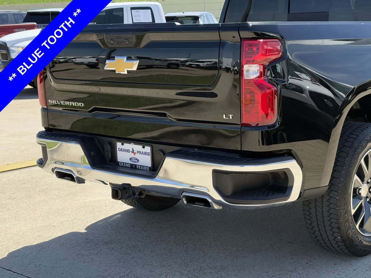 Used 2022 Chevrolet Silverado 1500 LT w/ Z71 Off-Road Package image 8