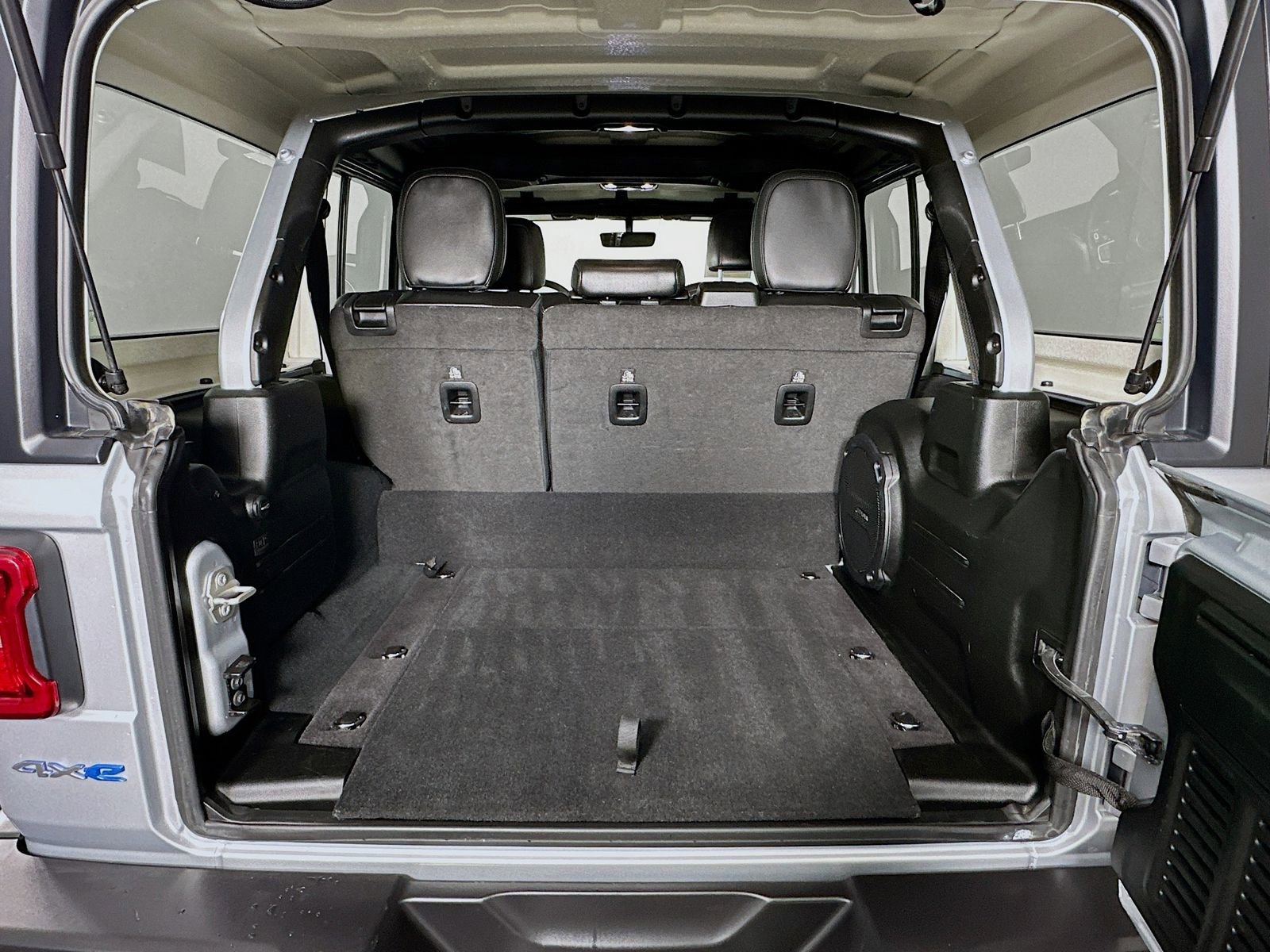 Used 2023 Jeep Wrangler Sahara 4xe image 27