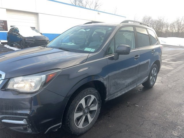 Used 2018 Subaru Forester 2.5i Premium w/ All-Weather Package image 2