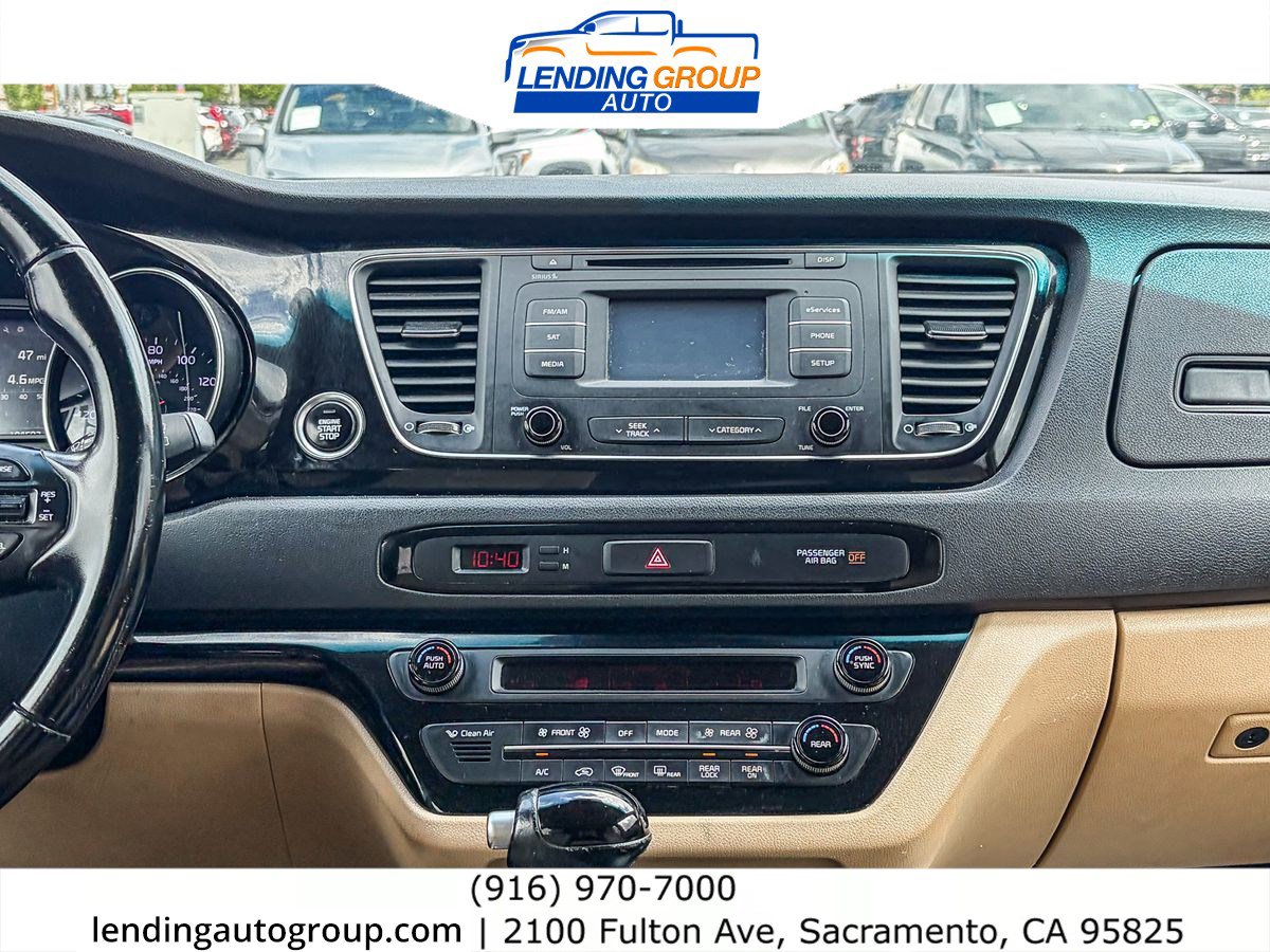 Used 2015 Kia Sedona EX w/ EX Premium Plus Package FWD image 12
